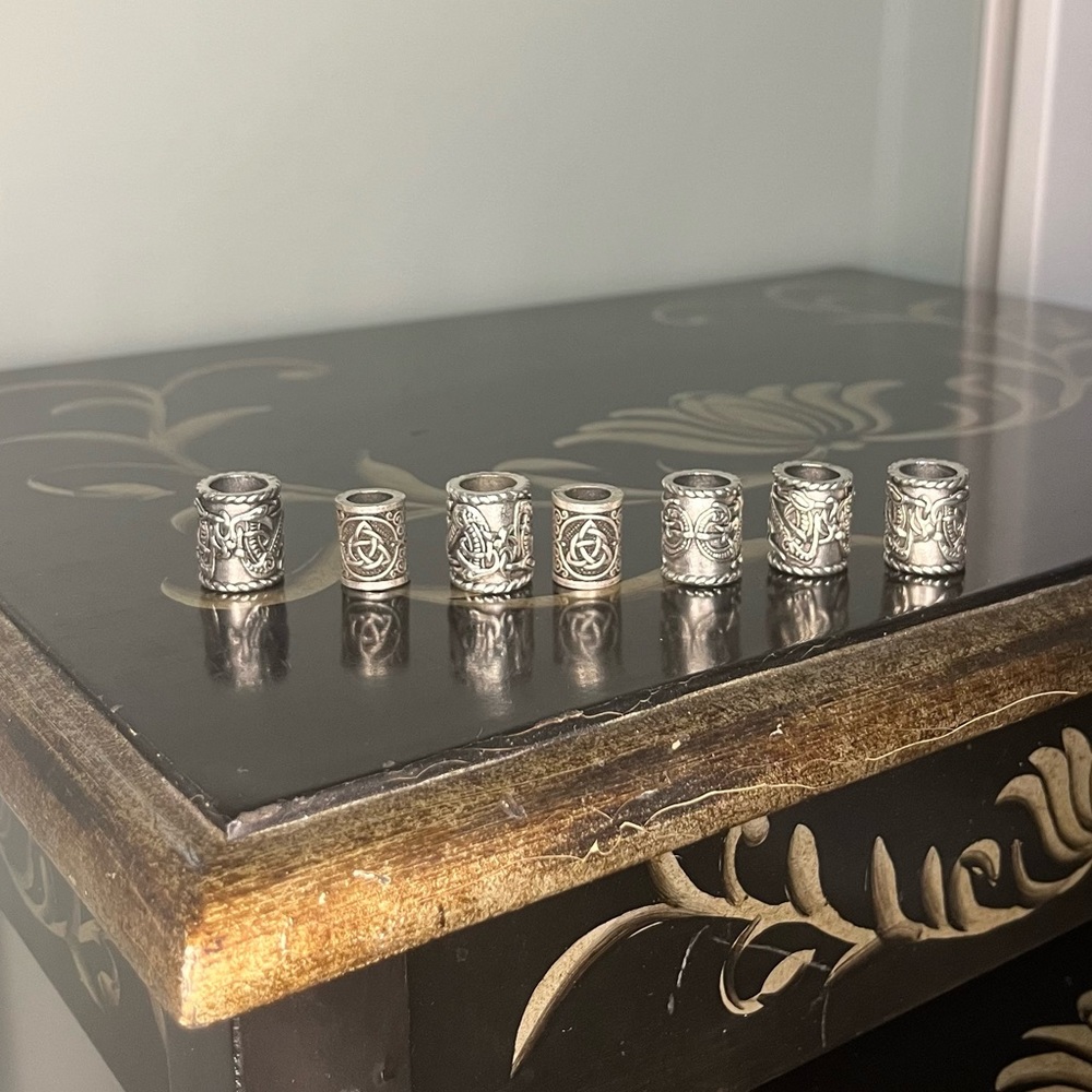 Beard and dreadlock beads